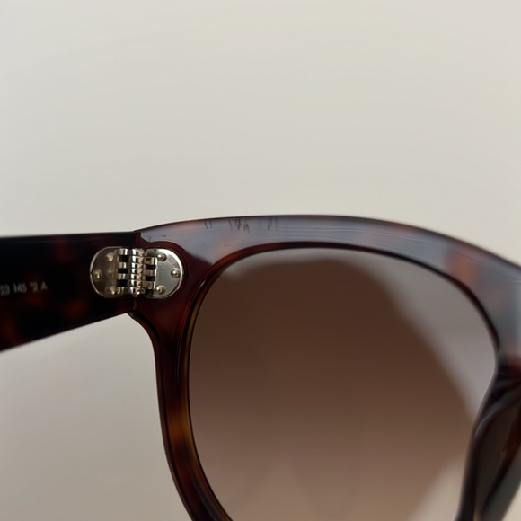 Celine CL40182F Audrey 54T Tortoise 50-23-145 Sunglasses - Picture 9 of 9